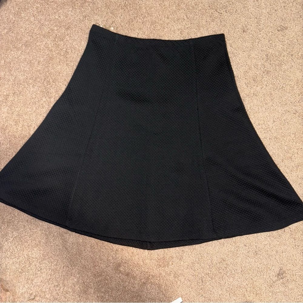 ESSENTIALS NWT Black Textured A-Line Skirt with Seamed Panels - Size M